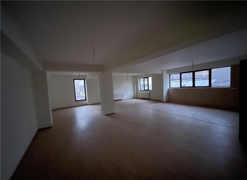 Piata Iancului, imobil S+P+2+M, suprafata 1000mp, 18 camere,parcare