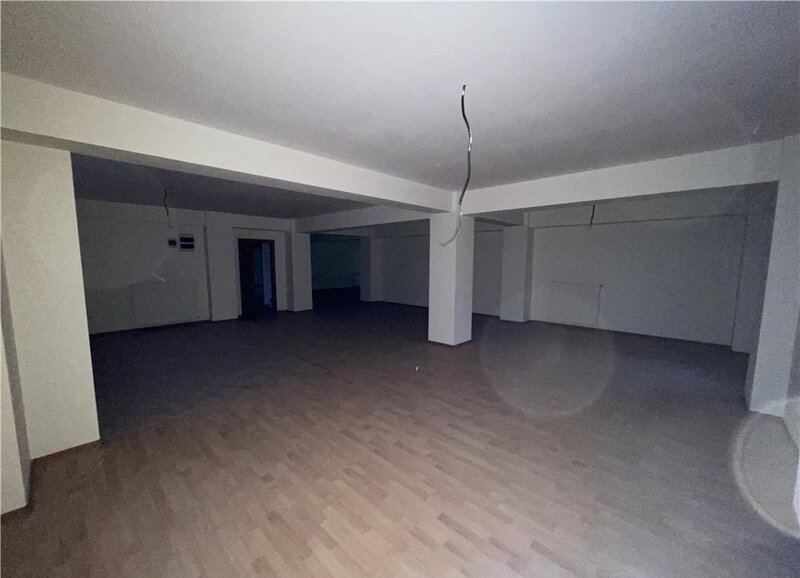 Piata Iancului, imobil S+P+2+M, suprafata 1000mp, 18 camere,parcare
