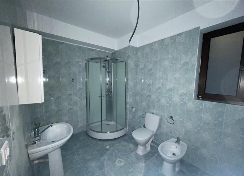 Piata Iancului, imobil S+P+2+M, suprafata 1000mp, 18 camere,parcare