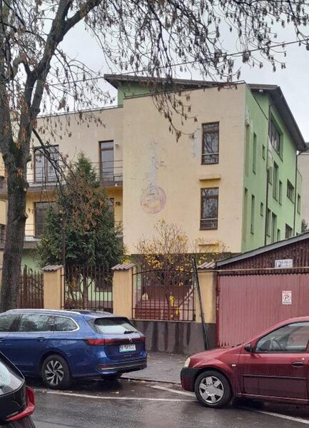 Piata Iancului, imobil S+P+2+M, suprafata 1000mp, 18 camere,parcare